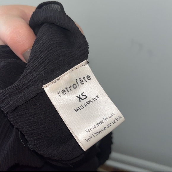 RETROFÊTE Black 100% Silk Mock Neck Blouse in Size XS - Picture 9 of 11